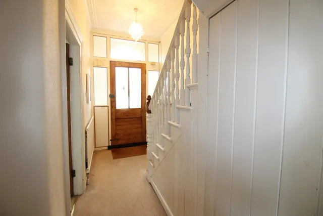 Douglas Road, IG3, photo 3