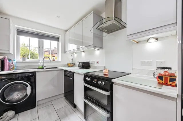 Violet Way, Kingsnorth, TN23, photo 2
