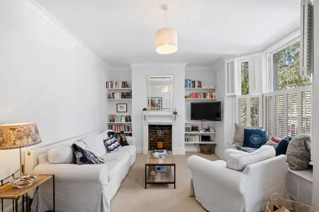 St. Luke's Avenue, London, SW4 7LG, photo 1