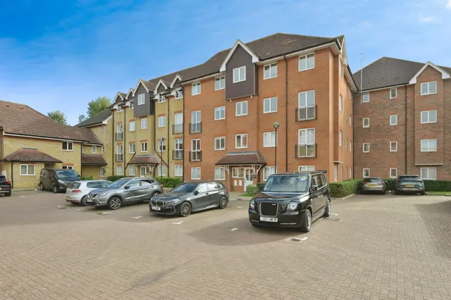 Sutton Court, WARE, photo 1