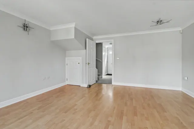 Woodpecker Drive, Packmoor, ST7, photo 3