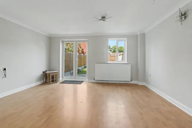 Woodpecker Drive, Packmoor, ST7, photo 2