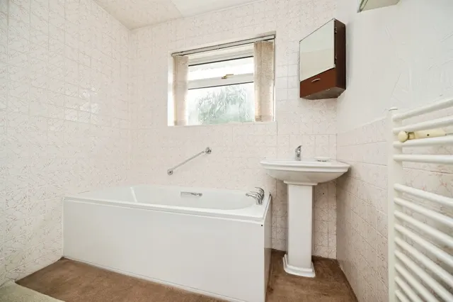 Mount Close, Lower Gornal, Dudley, photo 1
