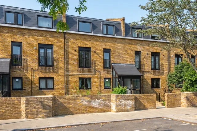 16a St Ervans Road, London, photo 1