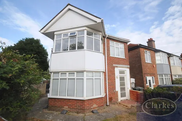 Wimborne Road, Winton, photo 2