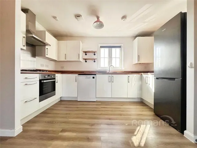 Charteris Close, Wellesley, GU11, photo 2