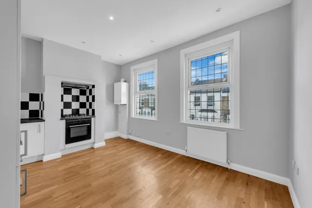 Photo 2 — Kincaid Road, Peckham, SE15 5UN