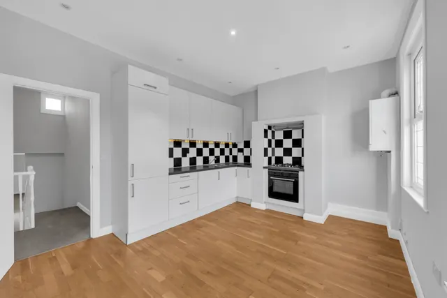 Photo 3 — Kincaid Road, Peckham, SE15 5UN