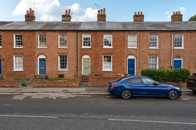 Shaw Road, Newbury, RG14, photo 1