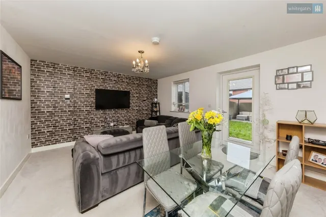 Thomas Aston Place, Henhull, CW5, photo 3