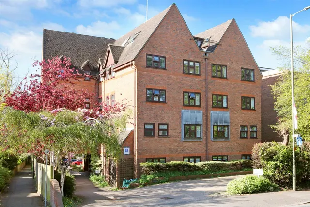 Station Road, Leatherhead, KT22, photo 1