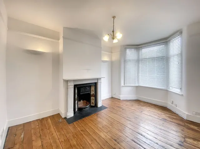 Bridge Road, Uxbridge, UB8, photo 1
