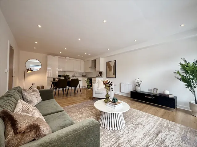 Victoria Road, Aldershot, Hampshire, GU11 1FT, photo 1