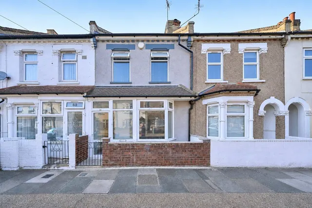 Dongola Road, London, E13, photo 1