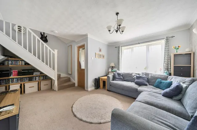 Rickard Close, Aylesbury, HP21, photo 2