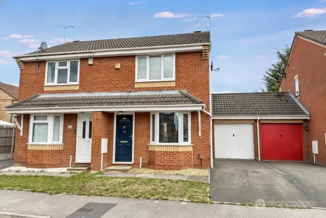 Charlecote Walk, Maple Park, CV11, photo 1