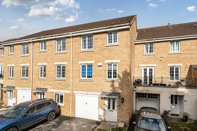 Lilac Court, Killingbeck, LS14, photo 1