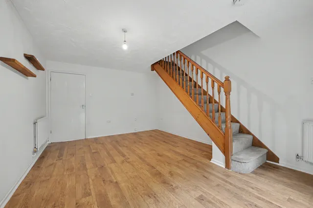 Photo 2 — Jordan Close, Market Harborough, LE16