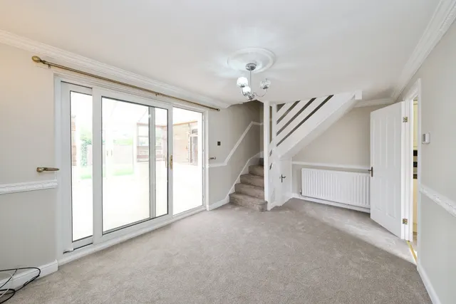 Photo 3 — Thicket Drive, Maltby, ROTHERHAM