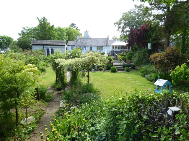 Brynrefail, Sir Ynys Mon, LL70, photo 1