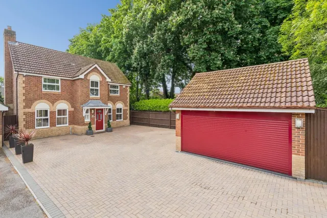Stretton Place, Amersham, Buckinghamshire, HP6 6UU, photo 1