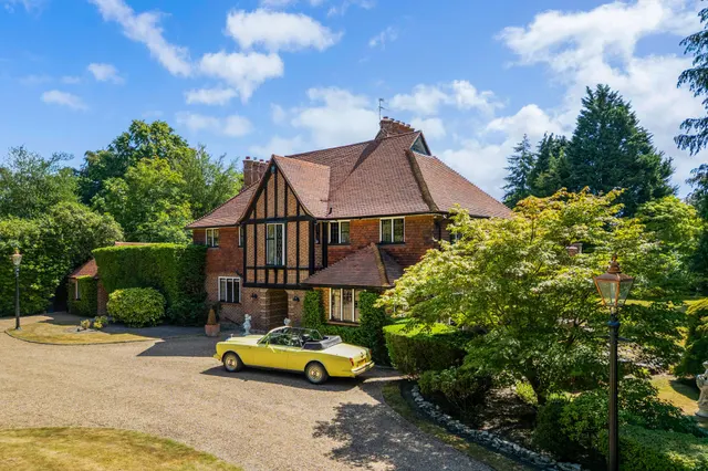 Photo 3 — Wellington Avenue, Virginia Water, GU25