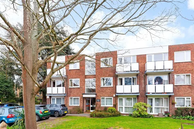 Clifton Road, London, SW19, photo 1