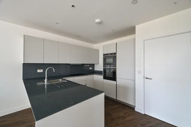 Photo 3 — Flat 11, Hartingtons Court, LONDON