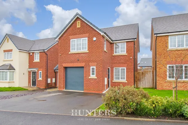 Blencathra Close, Middleton, M24, photo 1