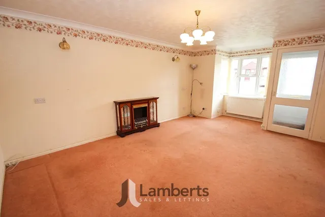 Photo 2 — 4 Naseby Close, Redditch