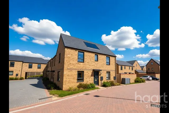 3 bedroom house, Sweet Gum Way, Wintringham, PE19
