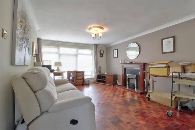 St. Brannocks Close, Barry, CF62, photo 3
