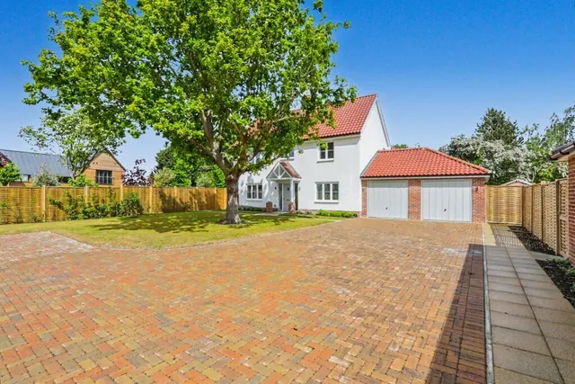 Darsham Road, Westleton, Saxmundham, photo 1