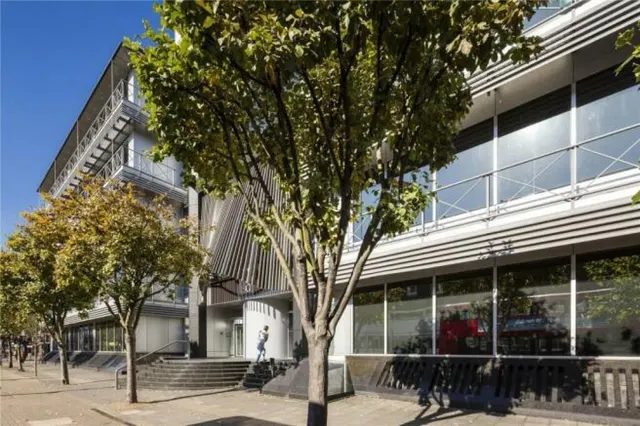 Trinity Square, Hounslow, TW3, photo 1