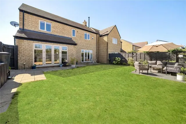 Hurricane Close, Witney, OX29, photo 3