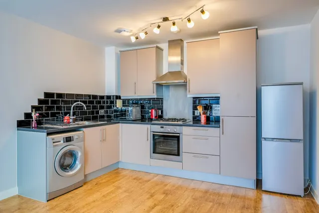 Woodgrange Road, London, E7, photo 2