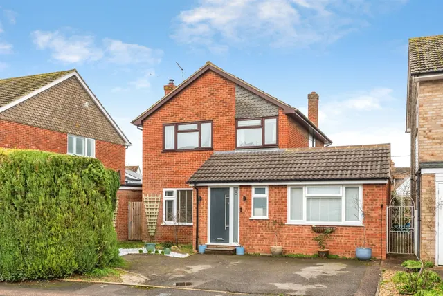 Dovecote Close, Haddenham, Aylesbury, photo 1