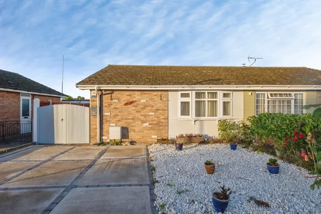 Lymington Avenue, Clacton-On-Sea, CO15, photo 1