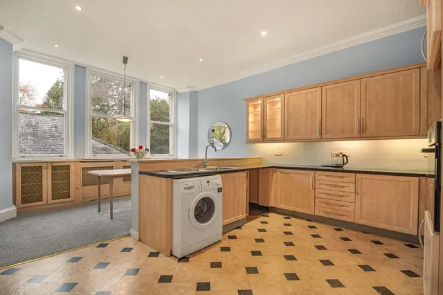 West Lynn Devisdale Road, Altrincham, photo 2