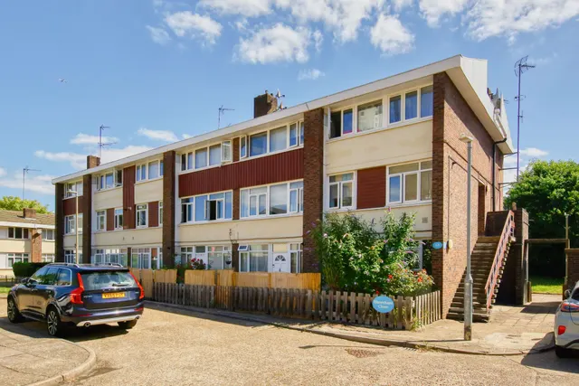 Shoreham Close, Wandsworth, SW18 1DT, photo 1
