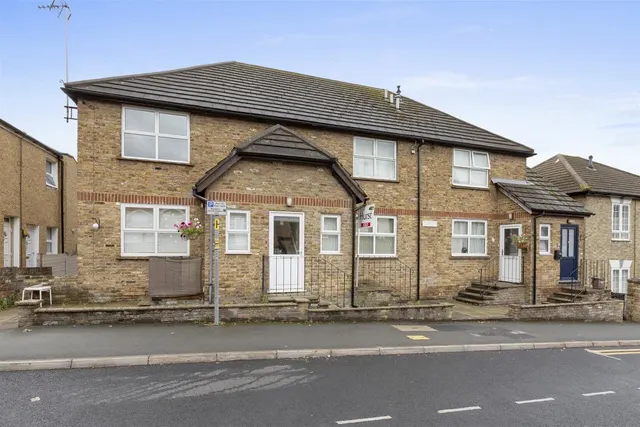 Totteridge Road, High Wycombe, HP13, photo 1