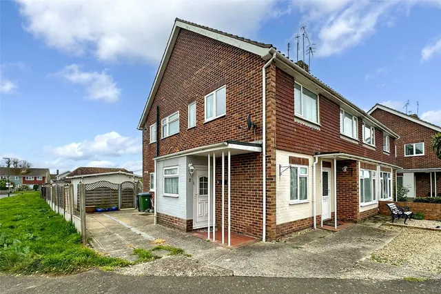 Rustington, Littlehampton, BN16, photo 1