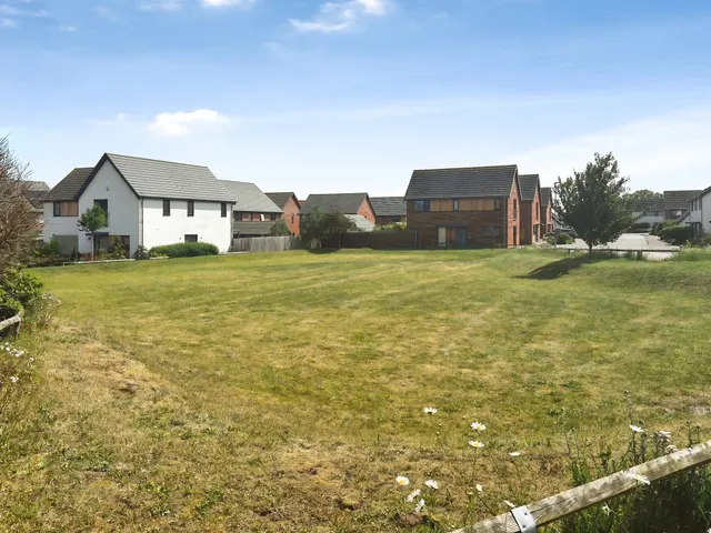 Photo 2 — Fieldfare Way, Swaffham