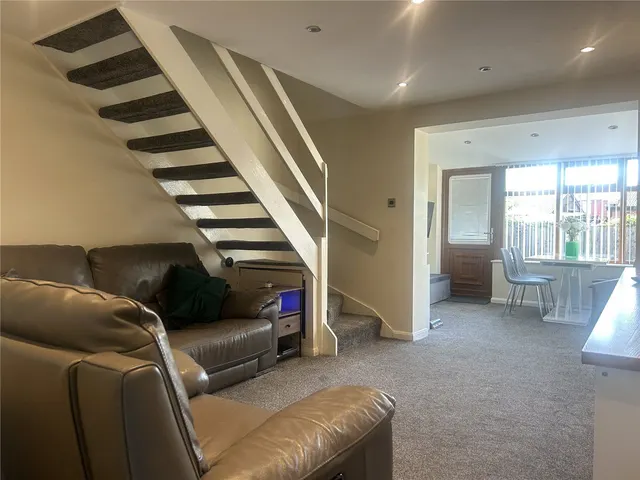 Ravenwood, Chadderton, OL9, photo 2