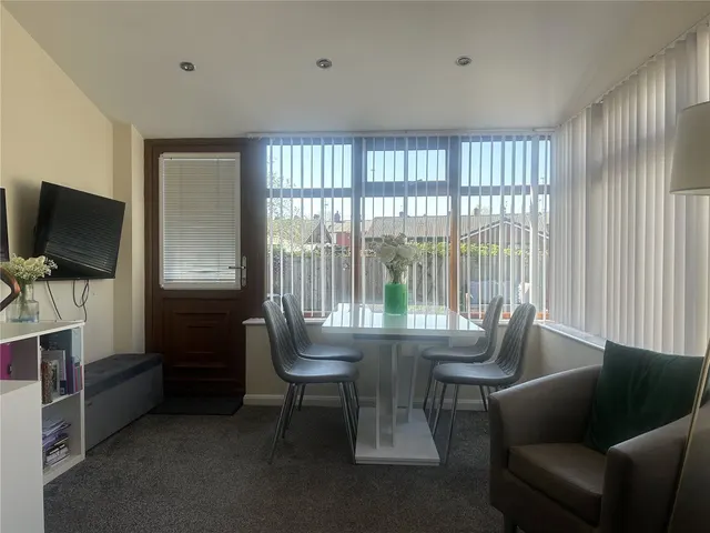 Ravenwood, Chadderton, OL9, photo 3