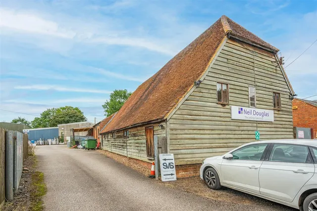 Manor Farm Courtyard Rowsham, Aylesbury, HP22, photo 1
