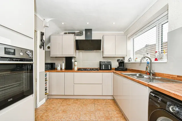 Thornbridge Avenue, Park South, SN3, photo 2
