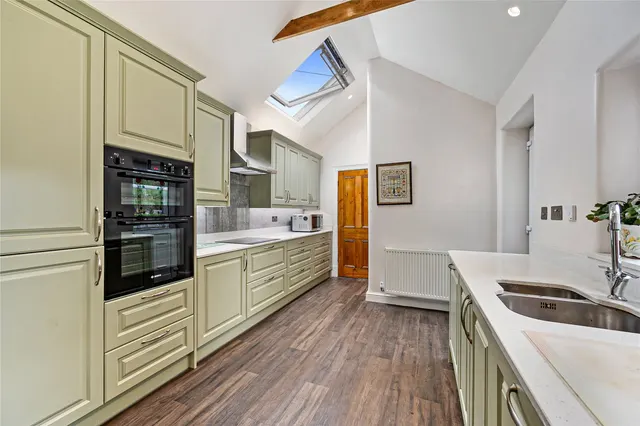 Springwood Road, Oakwood, photo 2