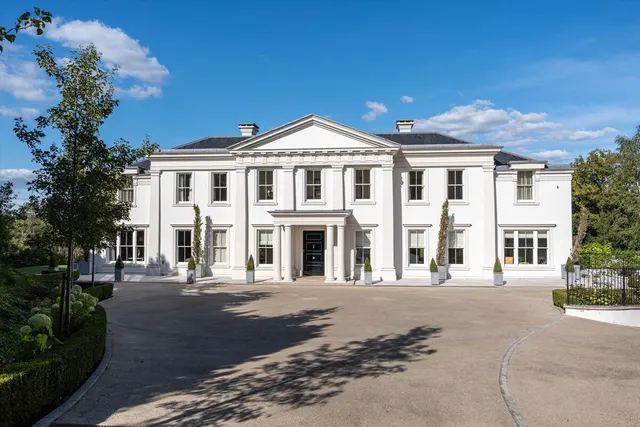 East Drive, Wentworth, GU25, photo 2