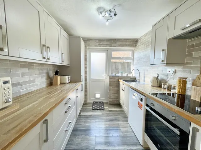 Heighton Crescent, Newhaven, photo 2